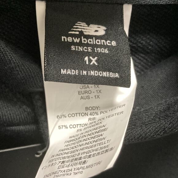 New Balance NB Black Logo Pullover Hoodie Black Men Size 1X Front Pocket - Picture 4 of 10